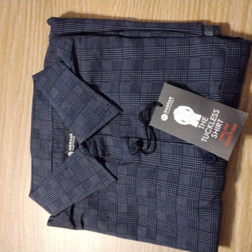 Haggar Tuckless dress shirt size medium